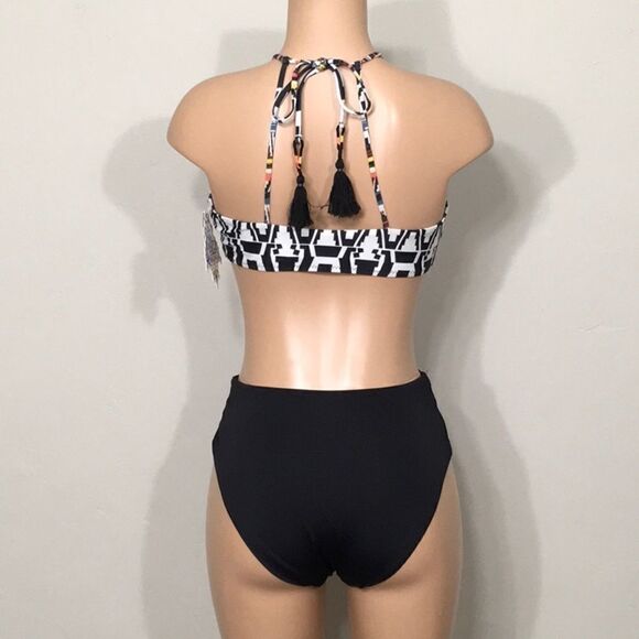 BECCA Medium bikini top . NWT - Picture 9 of 13